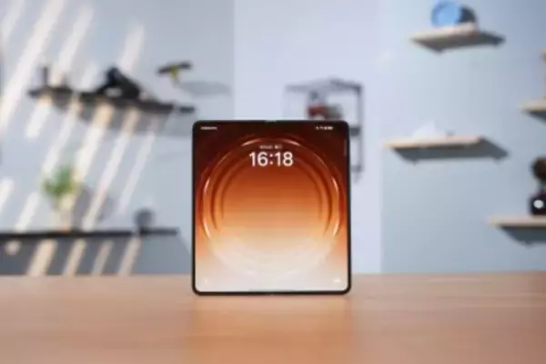 アップルの折り畳みスマホ発売秒読み、中国製シームレスパネル採用が有力―中国メディア