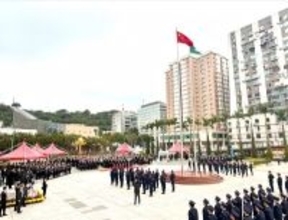 マカオ特別行政区政府、祖国復帰26周年を祝う国旗掲揚式