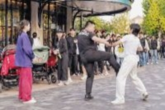 上海ディズニーでたばこ吸った男性、注意した別の男性を暴行―中国