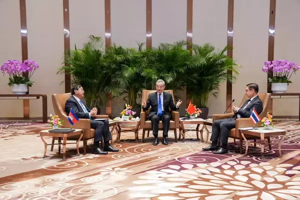 中国・カンボジア・タイ外相が3カ国会合開催