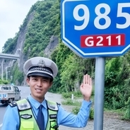 「985」と「211」の数字が書かれた道路標識が話題になっているワケは？―中国
