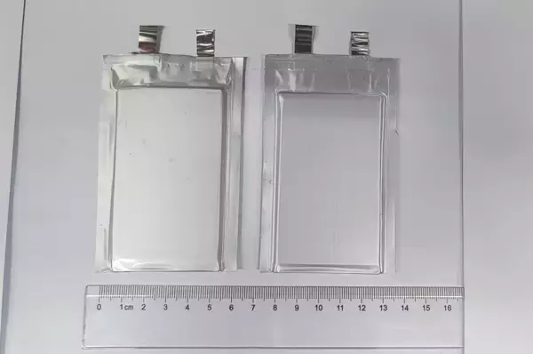 中国の大学が新型電解液を開発、リチウム金属電池の容量向上と長寿命化を実現