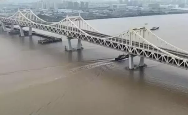 押し出しスパンが最大の道路・鉄道併用多塔式剛性吊橋「永寧大橋」が開通―中国