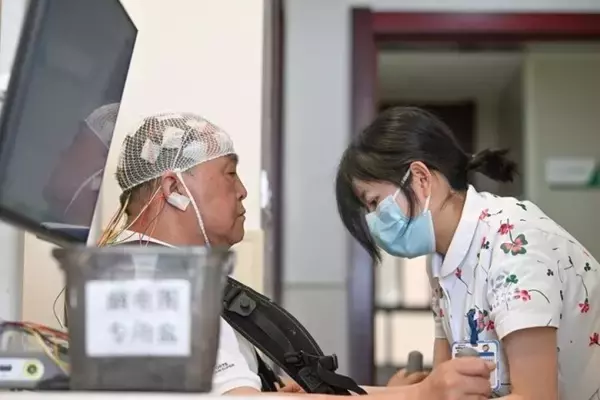 「中国南西部初のBMI研究型病棟、「意識によるコントロール」のリハビリ治療を実施―重慶市」の画像