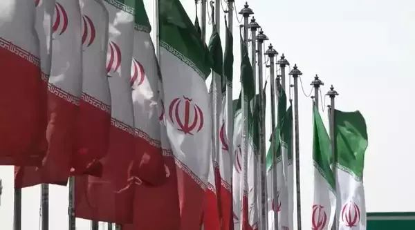 イラン、中東地域の米軍基地に少なくとも4発のミサイルを発射