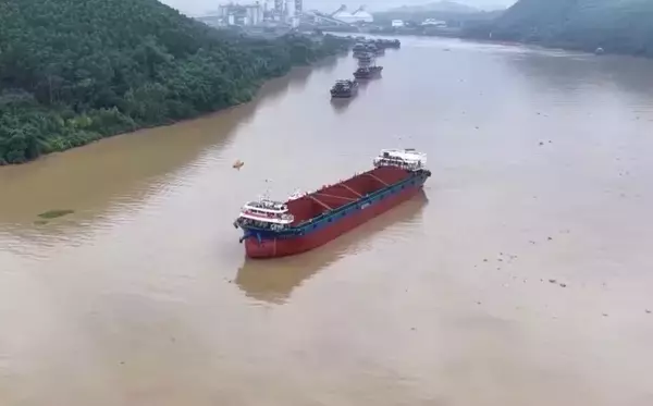 中国広西で内陸水路スマート船舶の実証船が試験航行
