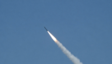 パキスタン、国産ミサイル「ファッターフ2」の訓練発射に成功