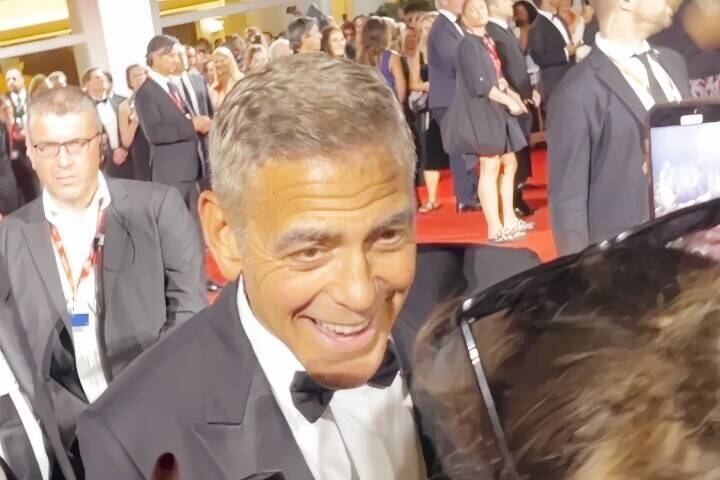 ハリウッド俳優のクルーニーさん、優遇されたフランス国籍取得で物議―仏メディア