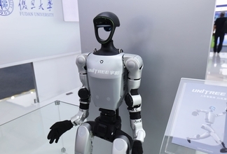 人型ロボットが中国の高齢化対応を支援―米誌