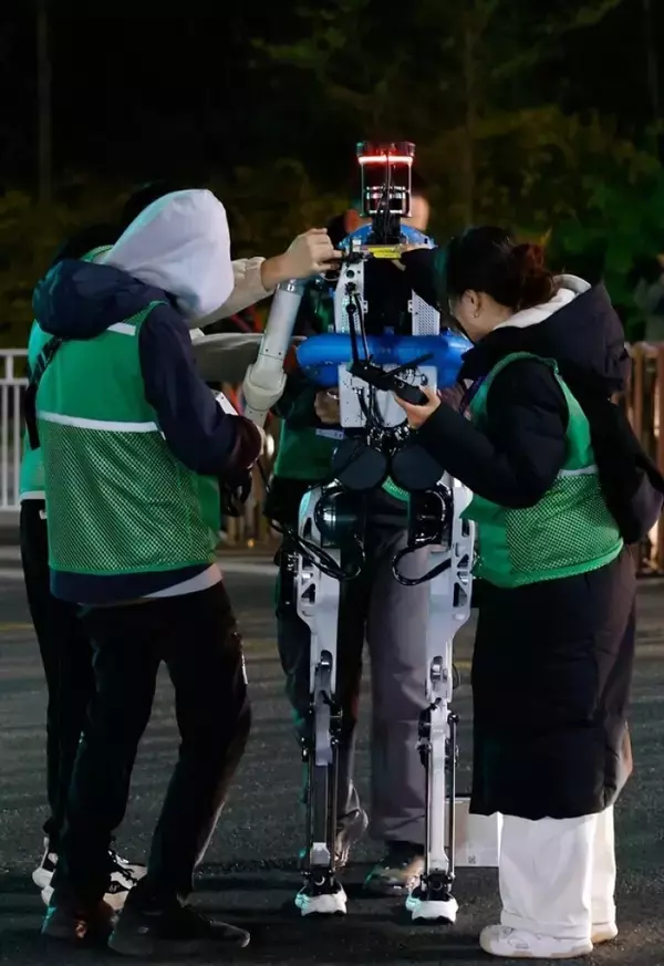 「北京で人型ロボット・ハーフマラソンの総合テスト実施―中国」の画像