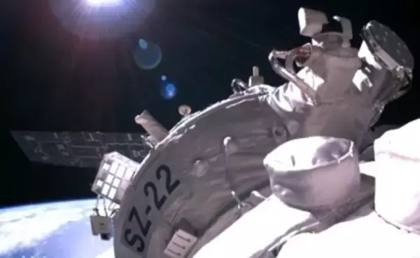 中国有人宇宙船「神舟22号」、宇宙ステーション複合体からの分離に成功