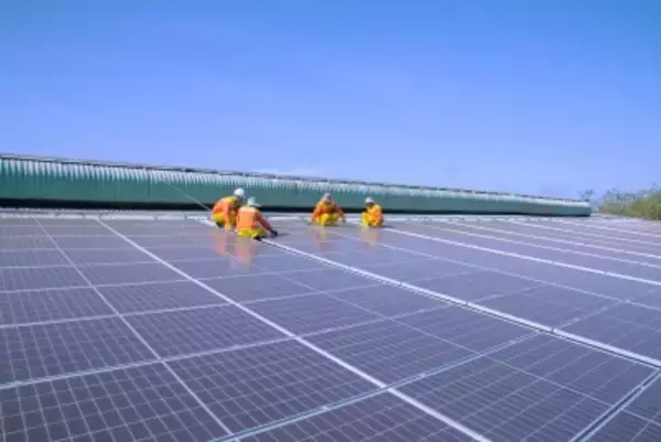 中国の太陽光発電産業、半年で約200億元の巨額赤字―中国メディア