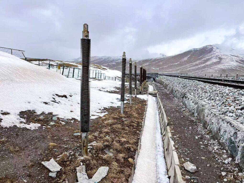 青蔵鉄道のヒートパイプ、凍土の難題を解決―中国