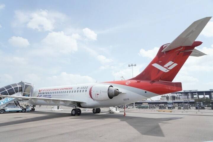 中国の国産航空機C919とC909がシンガポール航空ショーにそろって登場