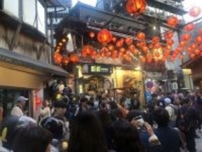 台湾の観光地「九份」がコロナ禍から大復活、革製品やヒノキ小物が人気