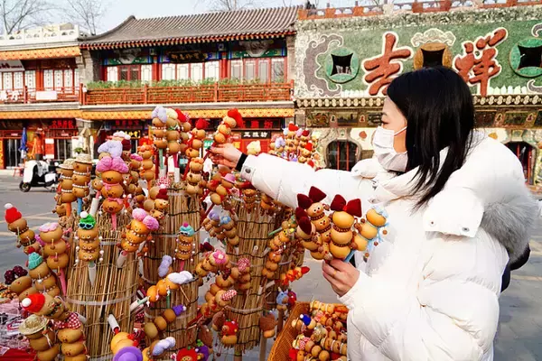 「ひょうたんでんでん太鼓が若者の新たな人気者に―中国」の画像