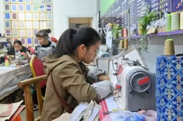 広西・賓陽で住民の就職を促す「壮錦産業」　―中国