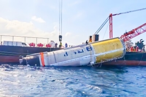 中国初となる有人宇宙船帰還カプセルの海上回収に成功！