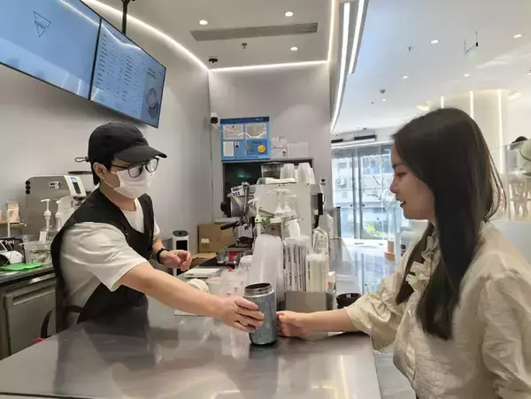 中国の若者の間で外出時は「タンブラー持参」がトレンドに