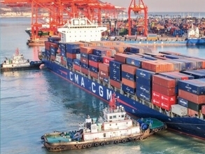 中国の輸出入、4カ月連続で2桁増