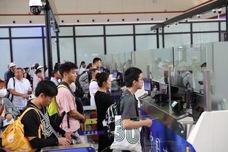 2026年「暑運」、中国・ラオス鉄道を利用した出入国者51%超増