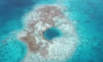 中国、黄岩島でサンゴ礁のブルーホールを初めて発見