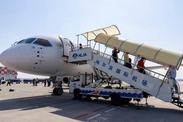 東方航空C919型機が哈爾浜-上海線に就航―中国