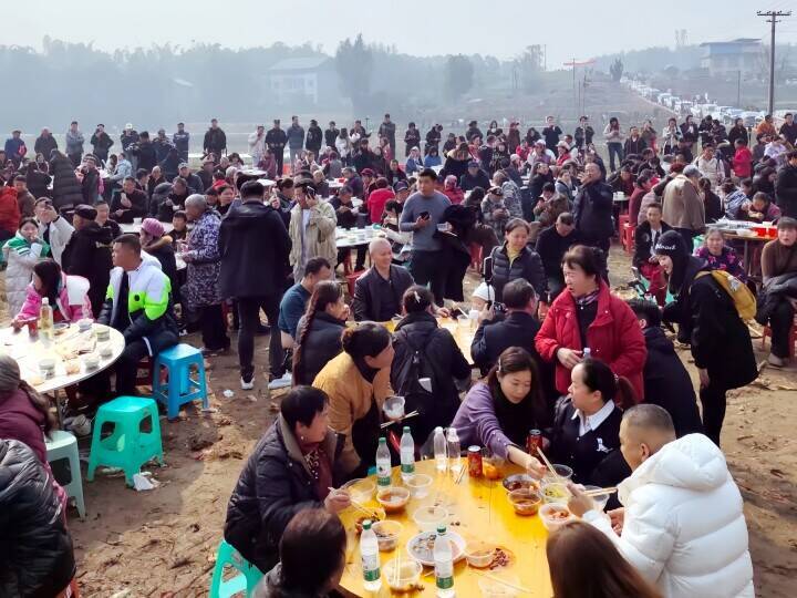 「ブタ2頭の食肉処理を手伝って」＝女性の呼び掛けで1000人押し寄せる―中国