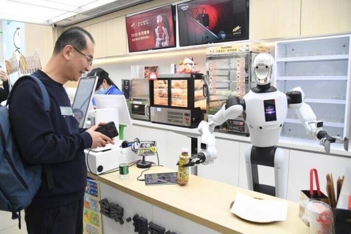 北京でロボットがコンビニに「入社」―中国