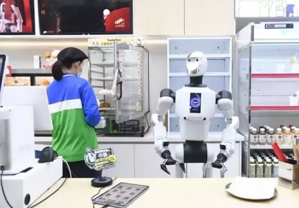 「北京でロボットがコンビニに「入社」―中国」の画像