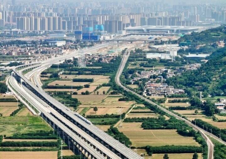西十高速鉄道が開通、西安と武漢の移動時間が最速2時間41分に―中国