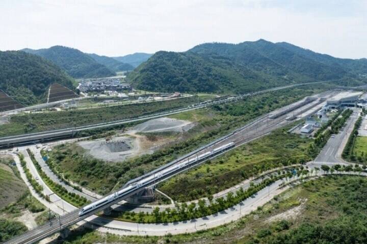 西十高速鉄道が開通、西安と武漢の移動時間が最速2時間41分に―中国