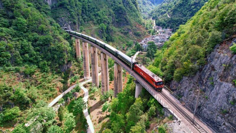 雲南省の鈍行列車が「マーケット」にリニューアル―中国