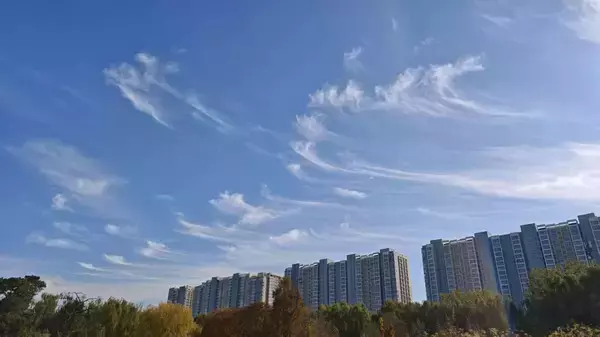 大気監視観測が始まって以来最多、2025年の北京は年間の95．3％の348日が「青空」