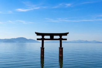 日本の神社の立ち入り禁止区域に入り撮影、台湾インフルエンサーが謝罪―台湾メディア