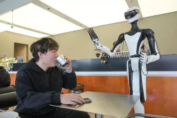 浙江省湖州市初の「ロボットカフェ」がオープン―中国