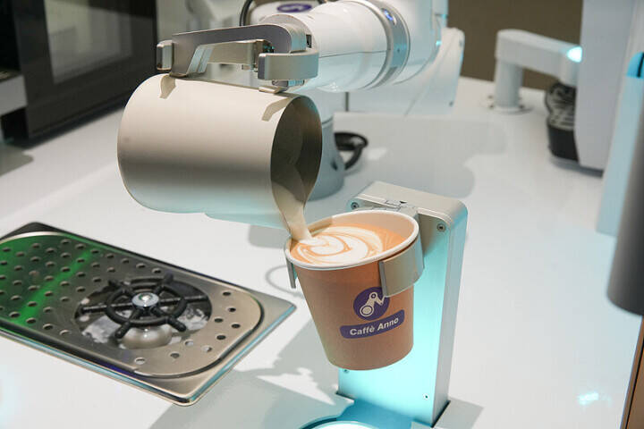 浙江省湖州市初の「ロボットカフェ」がオープン―中国