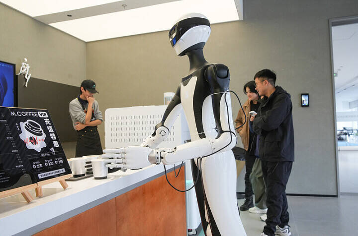 浙江省湖州市初の「ロボットカフェ」がオープン―中国