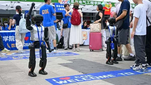 「AIが先導して研究室が「出店」、科学技術による大学の新歓シーズンがスタート―中国」の画像