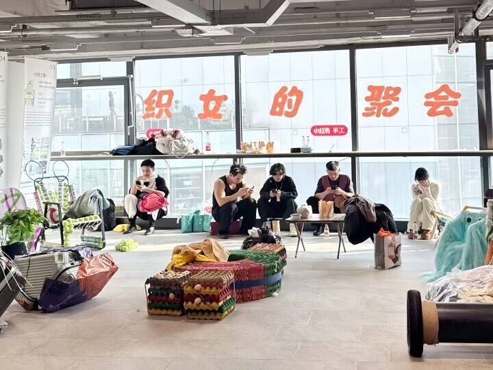 中国で「編み物女子」「編み物男子」が増えている理由―香港メディア