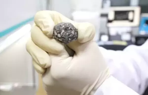 中国が発見した11種類目の月の新鉱物が承認される