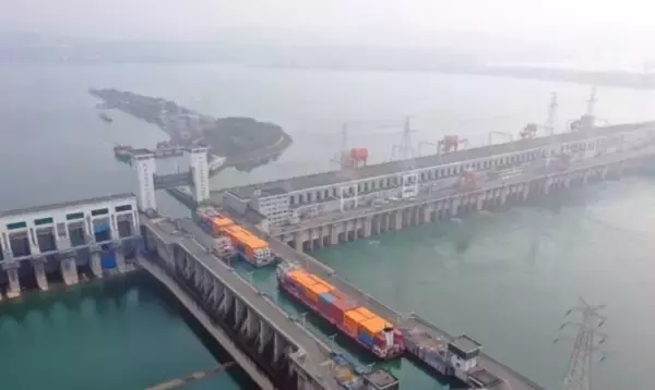 「三峡・葛洲壩ダム閘門の点検整備スタート―中国」の画像