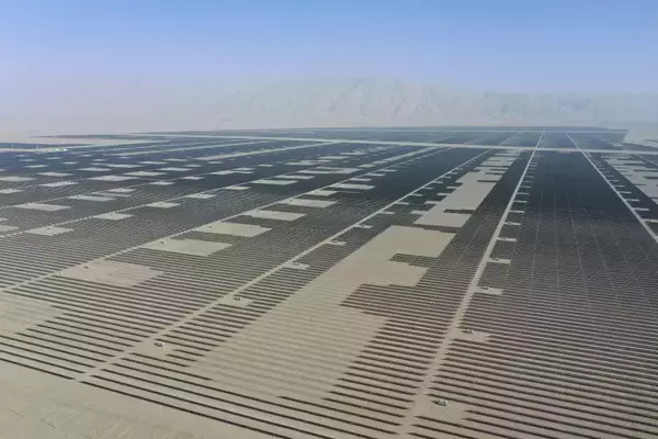 天山山脈の南北を貫く1万5000キロの「電力ハイウェー」―中国