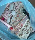 「iPhoneケースが大量に捨てられる、50個ほど拾った人も―河南省永城市」の画像2