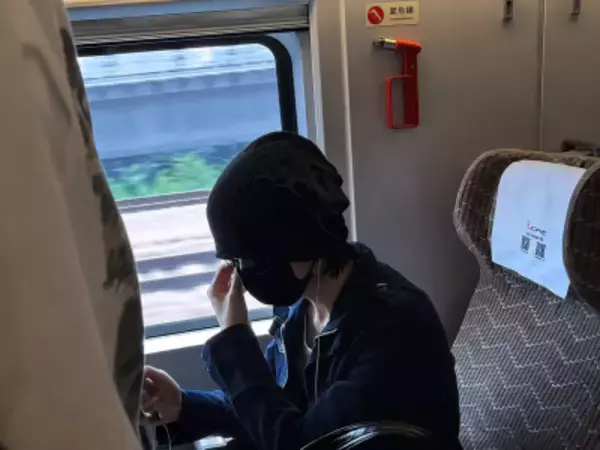 中国の男性アイドル歌手、高速鉄道で他人の座席を占拠―中国メディア