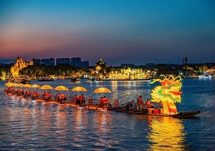 河南省開封市を流れる汴河のナイトツアーが人気に―中国