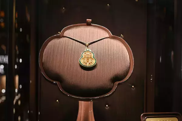 「中国伝統の金アクセサリー「古法金」がブームに、欧米主導の高級品市場を揺るがす」の画像