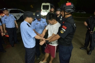 中比が協力、誘拐事件の容疑者4人を強制送還