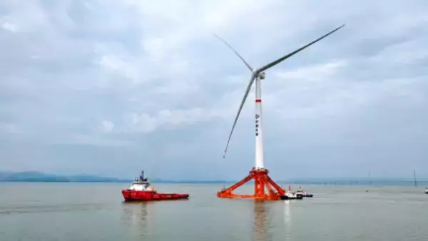 世界最大の緊張係留型の浮体風力発電機材が設置海域に向け出港―中国