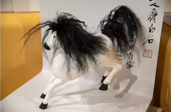 中国で「みだれ髪の馬」の置物が爆発的人気となったワケは？